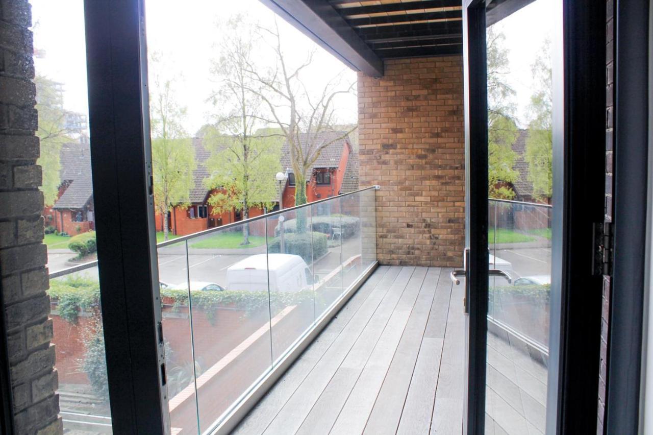 Modern 2 Bed Apartment With Central Location バーミンガム エクステリア 写真