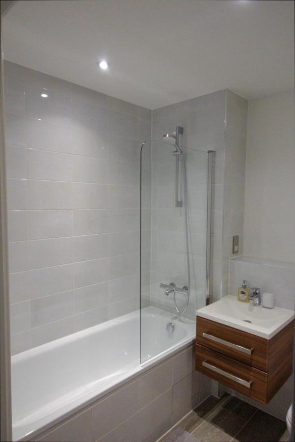 Modern 2 Bed Apartment With Central Location バーミンガム エクステリア 写真