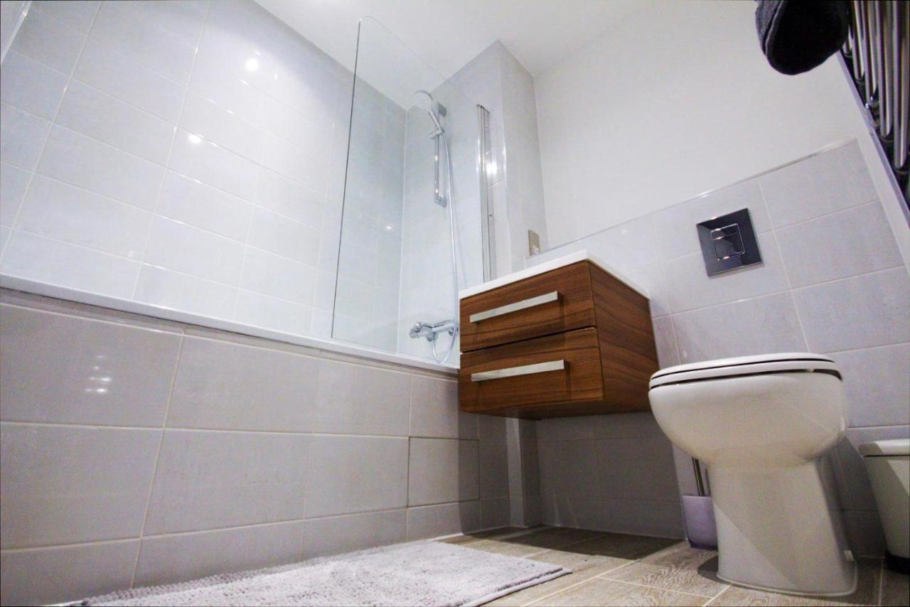 Modern 2 Bed Apartment With Central Location バーミンガム エクステリア 写真